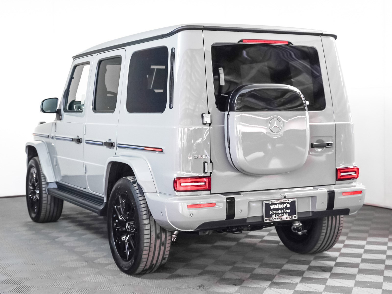 2025 Mercedes Benz G photo 2