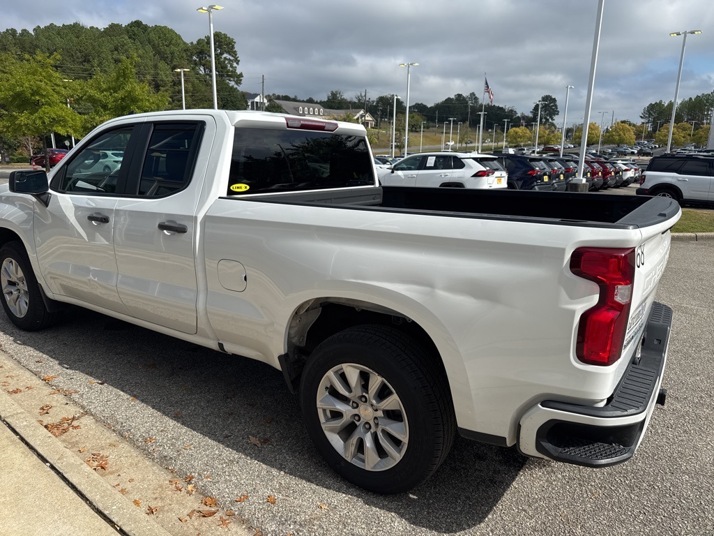 2022 Chevrolet Silverado 1500 Custom photo 2
