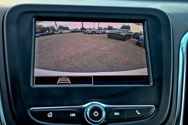 2022 Chevrolet Equinox LT photo 2