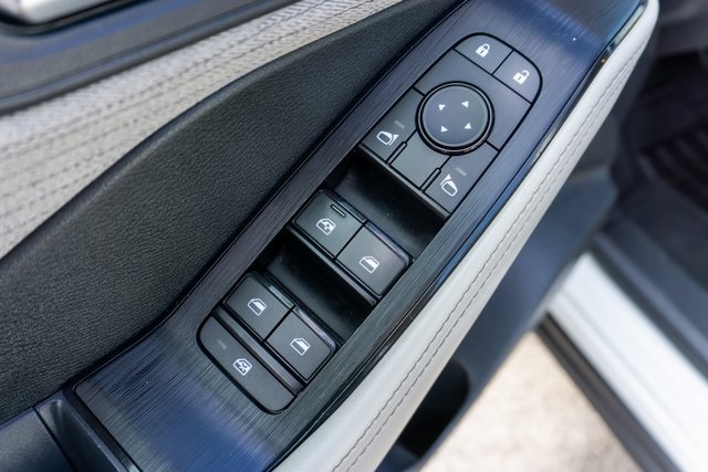 2022 Nissan Rogue SV photo 10