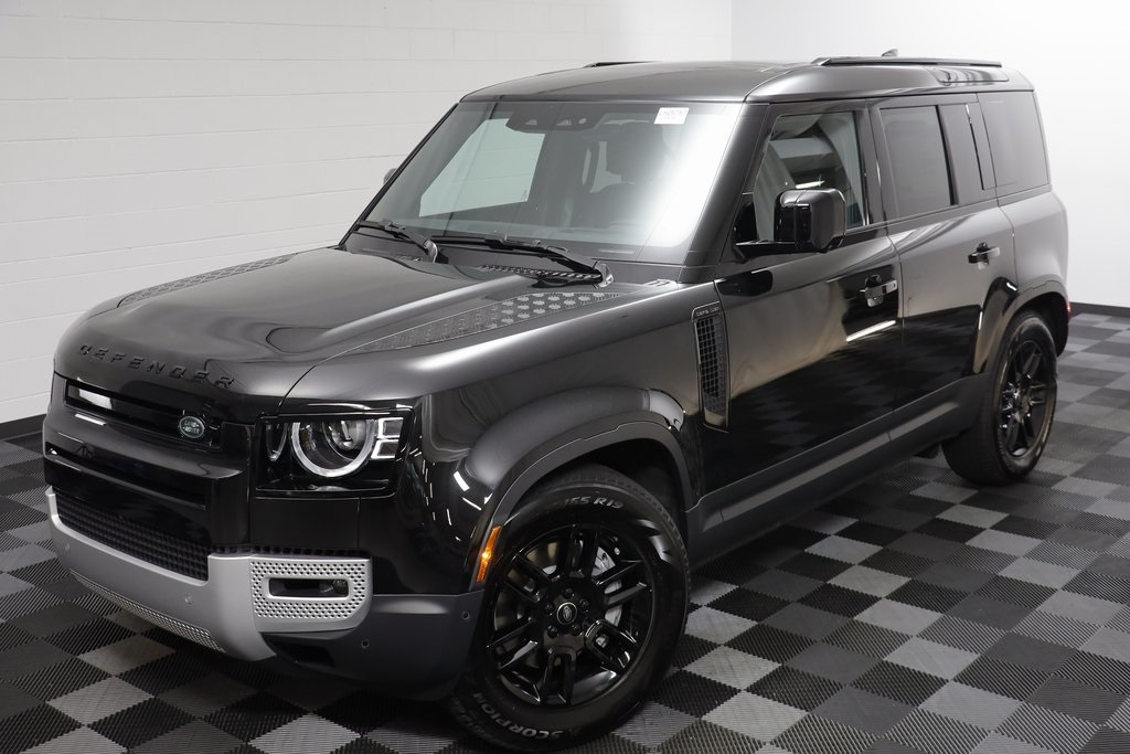 2025 Land Rover Defender 110 S photo 2