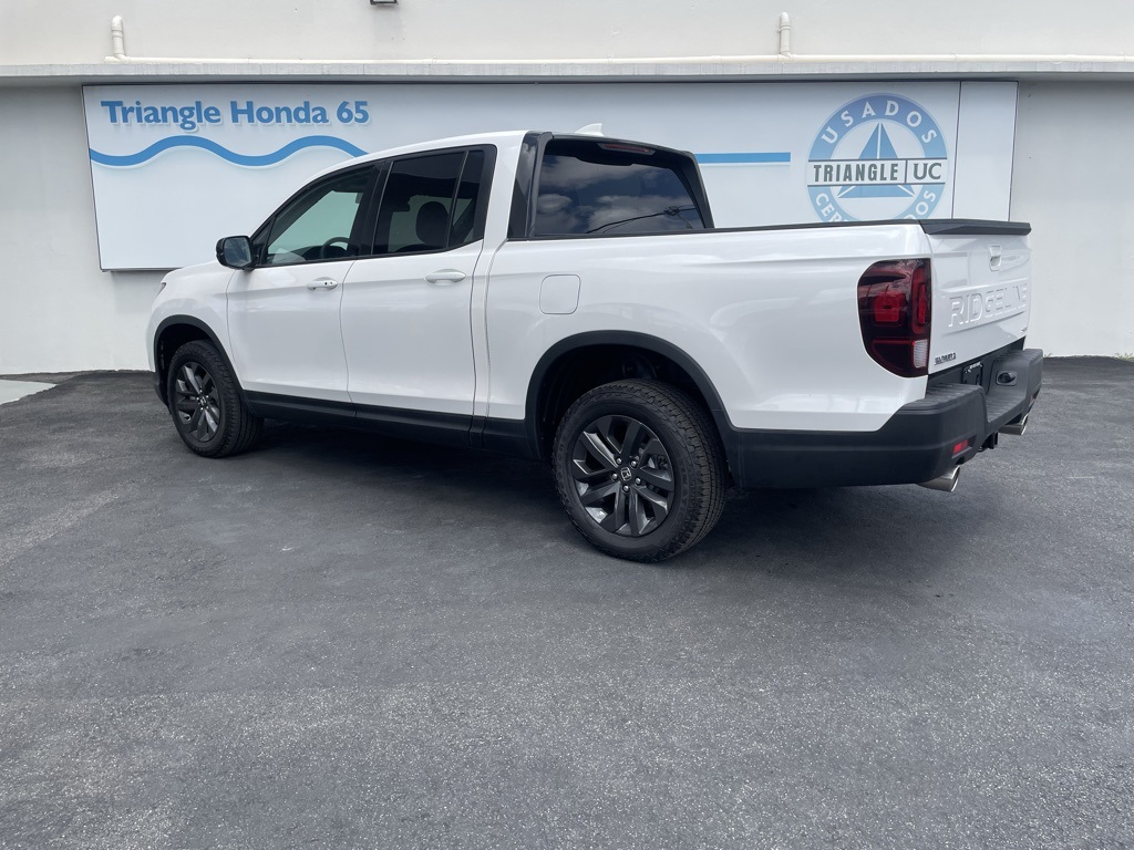 2025 Honda Ridgeline Sport photo 2