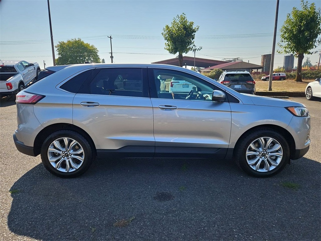 2023 Ford Edge Titanium photo 6