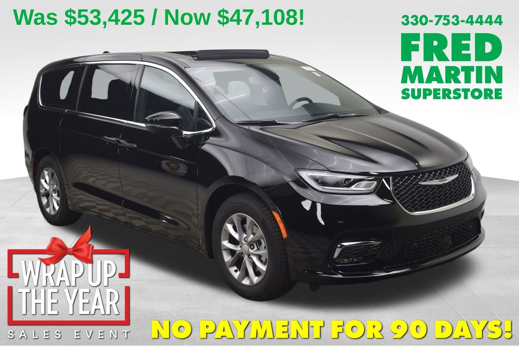 2026 Chrysler Pacifica Limited's photo