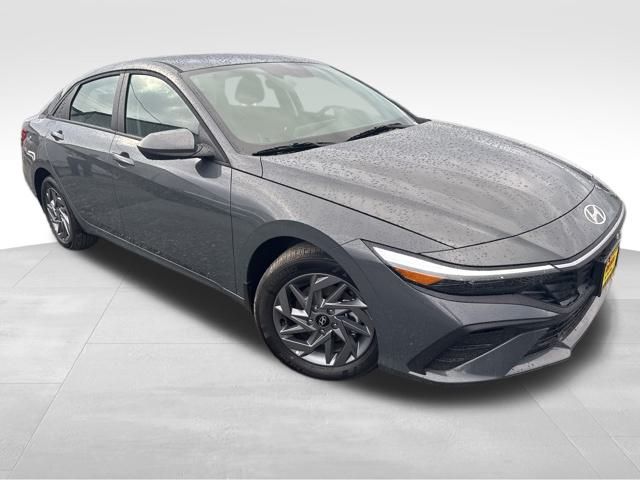 2026 Hyundai Elantra Blue's photo