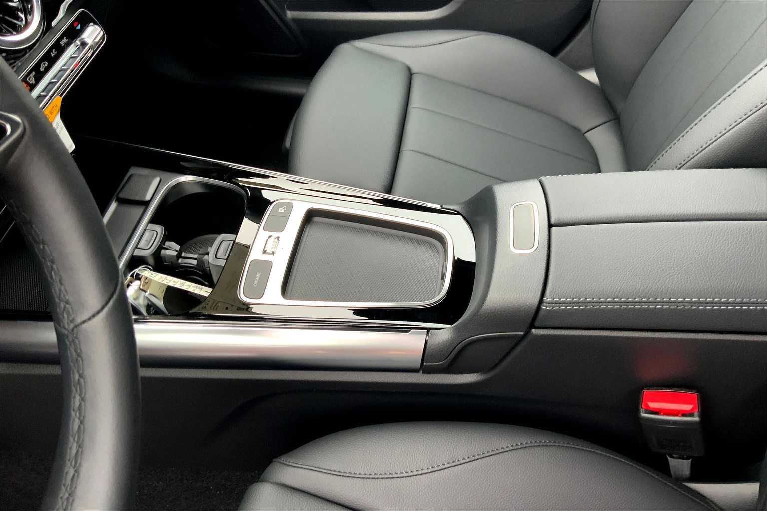 2025 Mercedes Benz GLA 250 photo 9