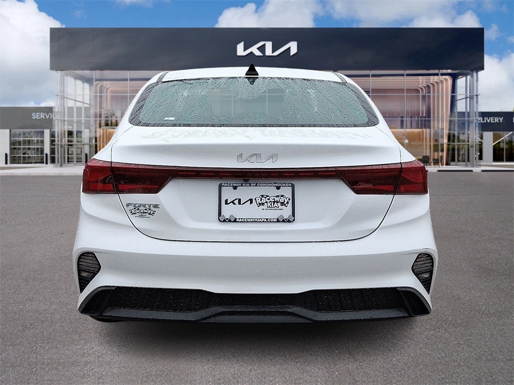 2023 Kia Forte LXS photo 3