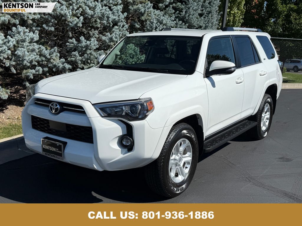 2024 Toyota 4Runner SR5 Premium photo 3