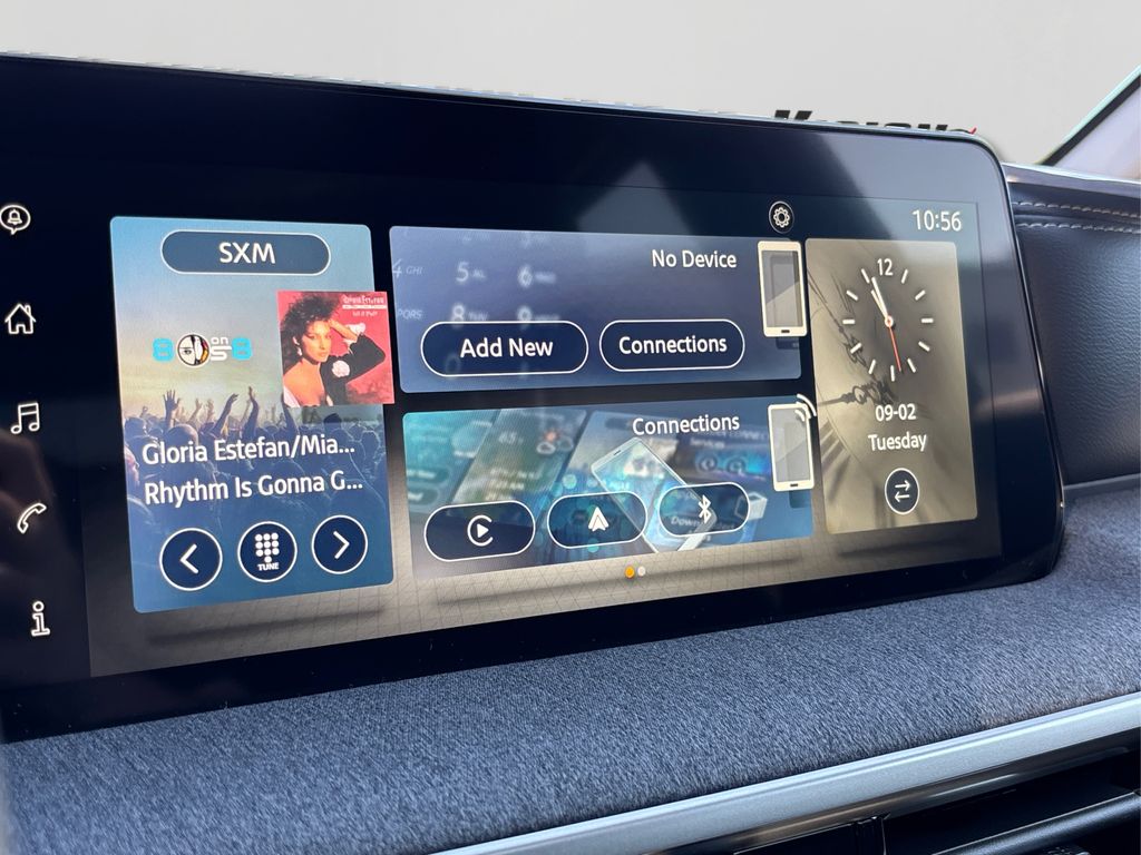 2025 Nissan Kicks SV photo 9