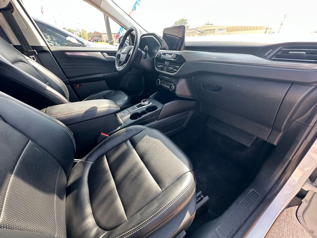 2022 Ford Escape Titanium photo 31