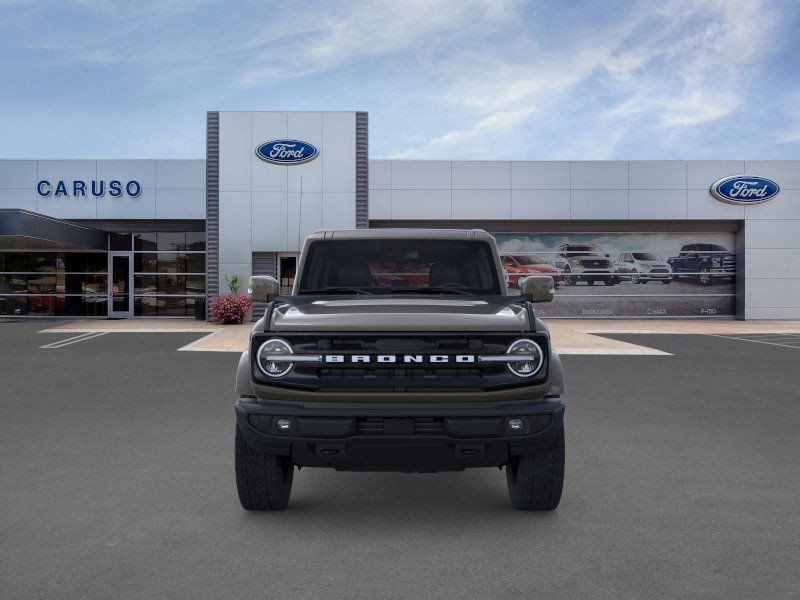 2025 Ford Bronco Outer Banks photo 4