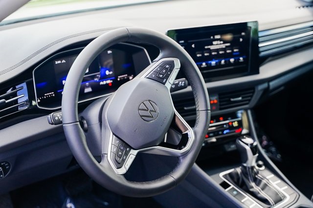 2025 Volkswagen Jetta 1.5T S photo 9