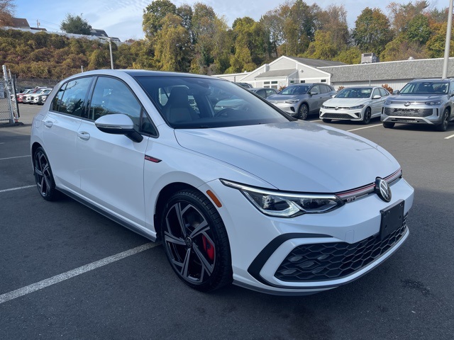 2024 Volkswagen Golf GTI SE photo 4