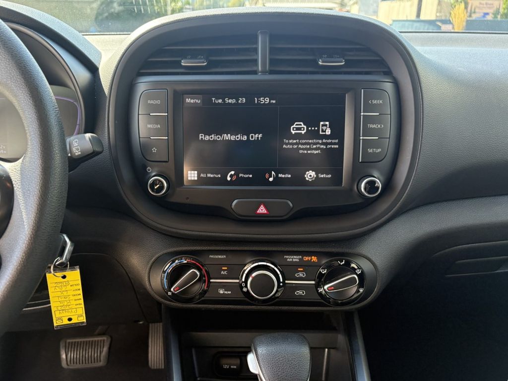 2023 Kia Soul LX photo 19