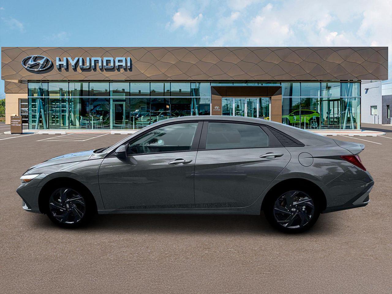 2026 Hyundai Elantra SEL Sport photo 2