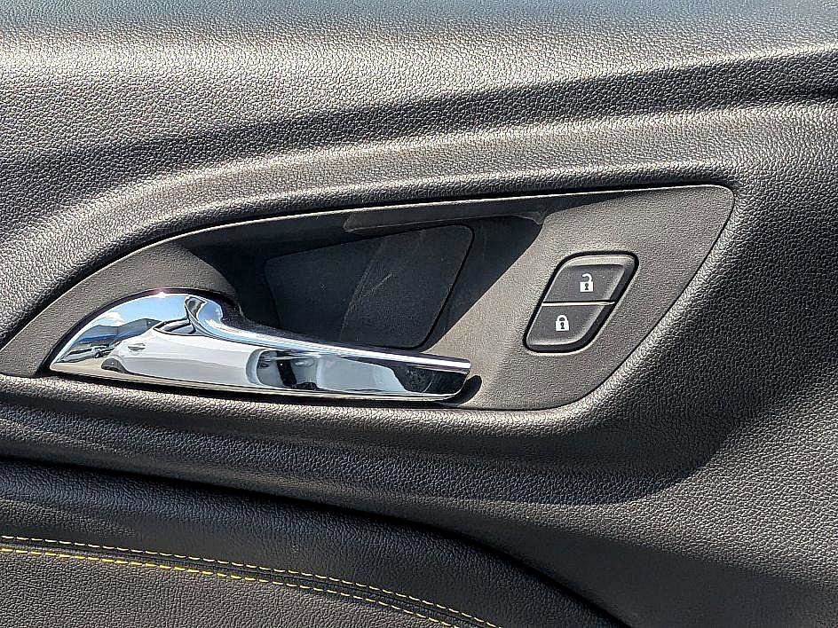 2025 Chevrolet Trax LT photo 11