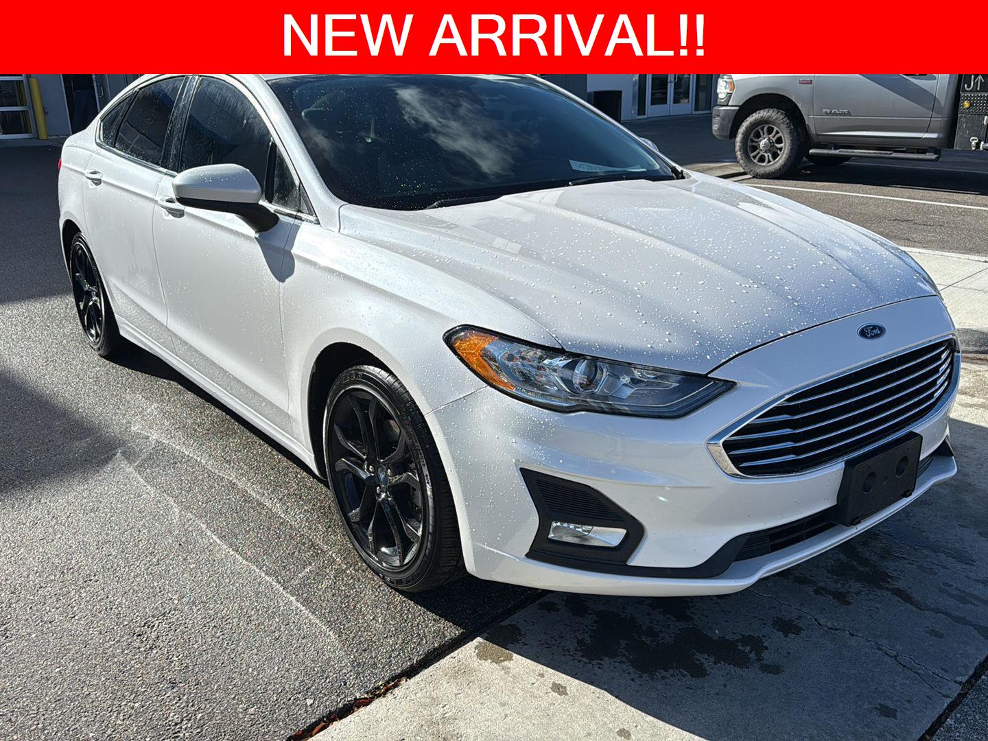 2019 Ford Fusion SE's photo