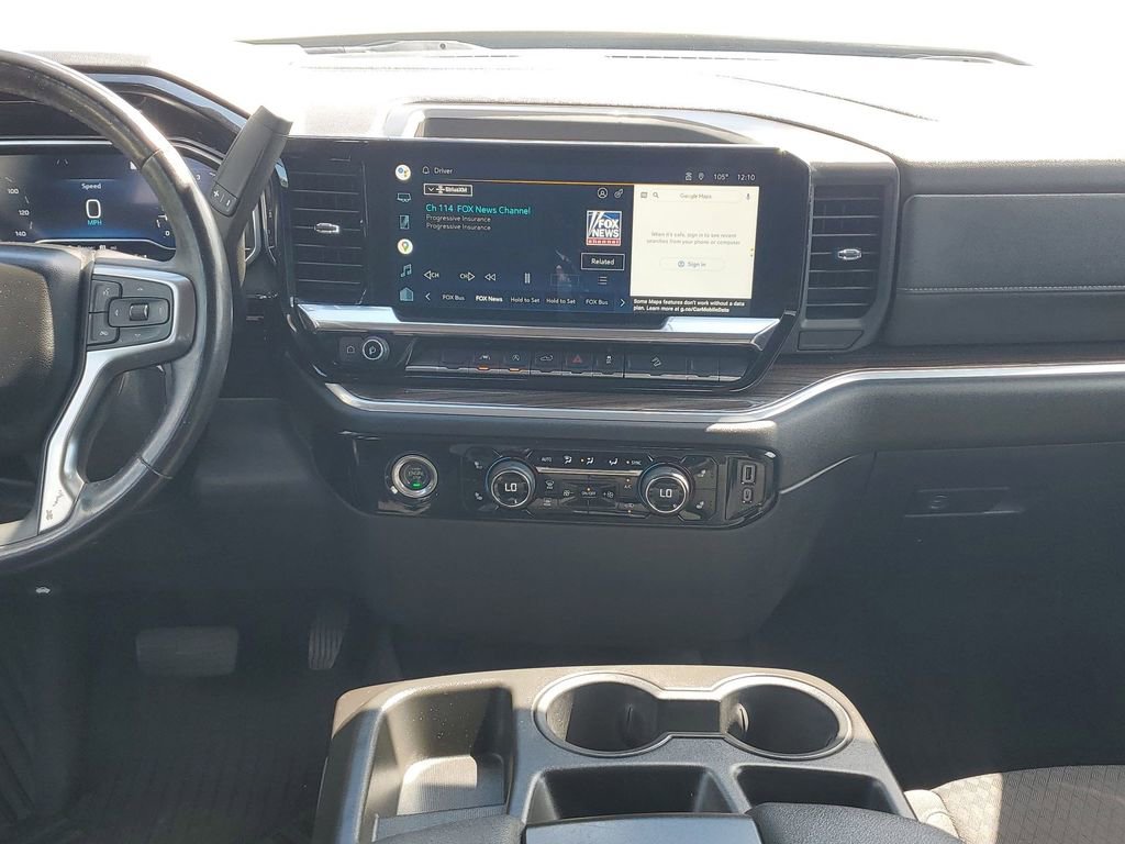 2022 Chevrolet Silverado RST photo 10