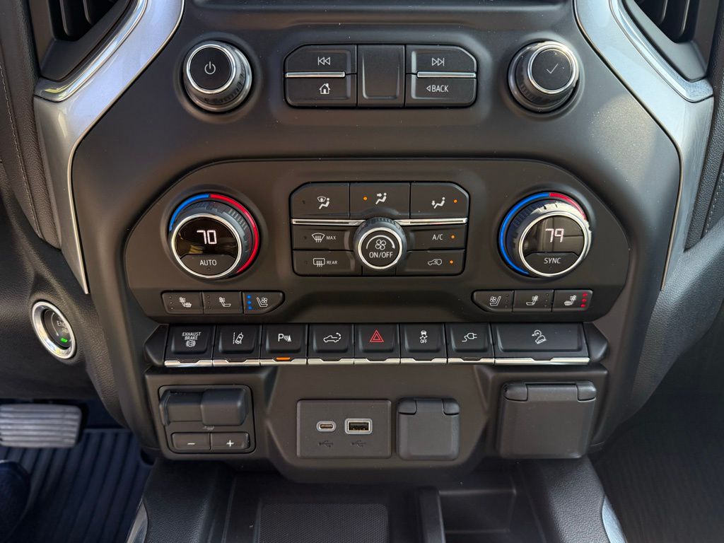 2020 Chevrolet Silverado 2500HD LTZ photo 25