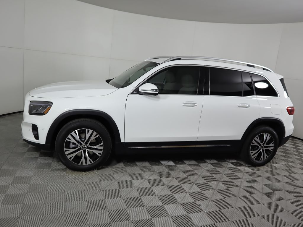 2025 Mercedes Benz GLB 250 photo 8