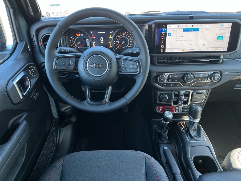 2025 Jeep Wrangler Rubicon photo 4