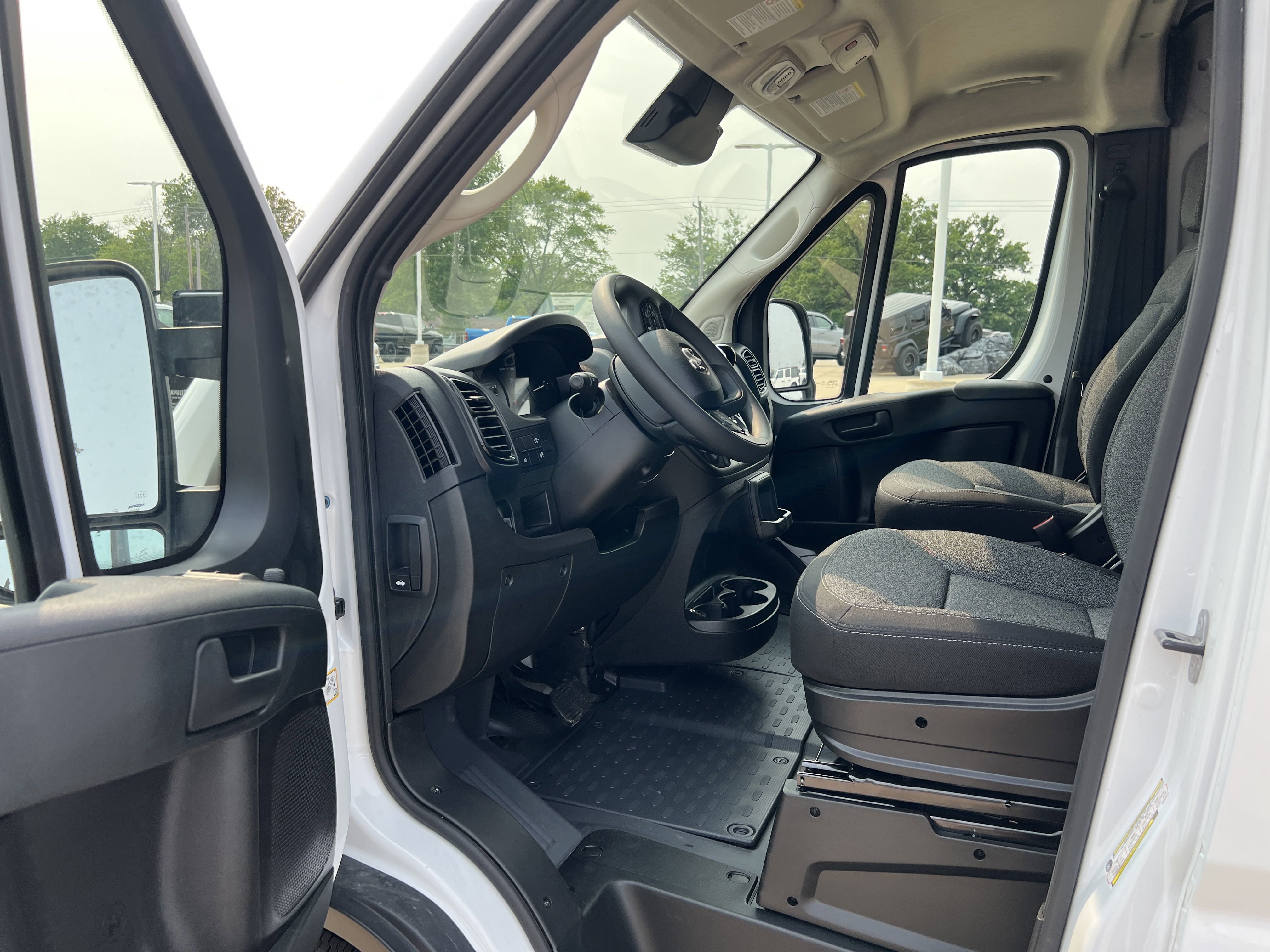 2025 Ram ProMaster 3500 photo 3
