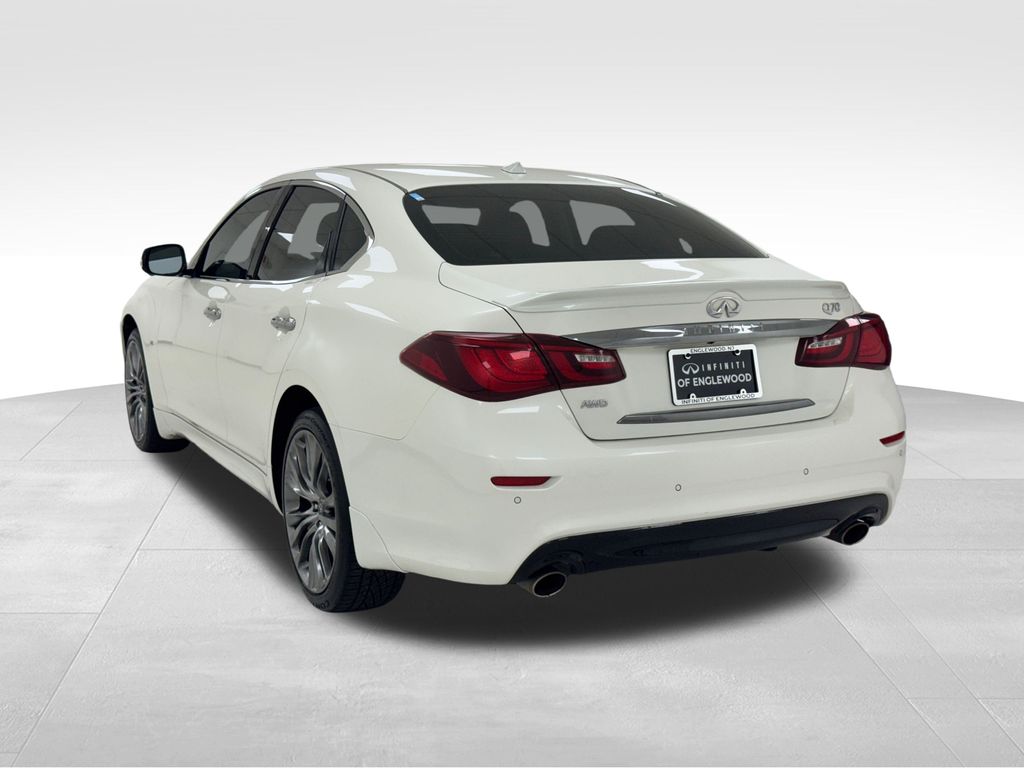 2019 Infiniti Q70 photo 6