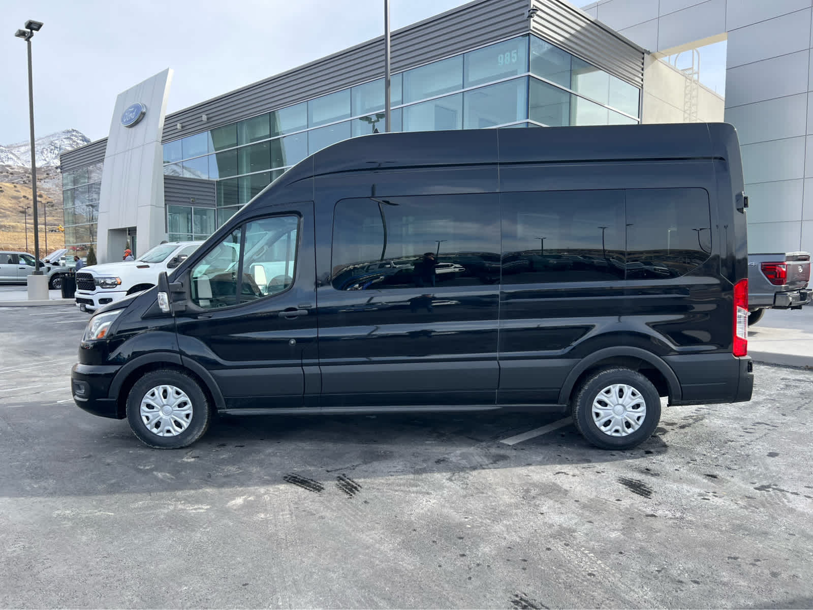 2024 Ford Transit Passenger Van XLT - Photo 12