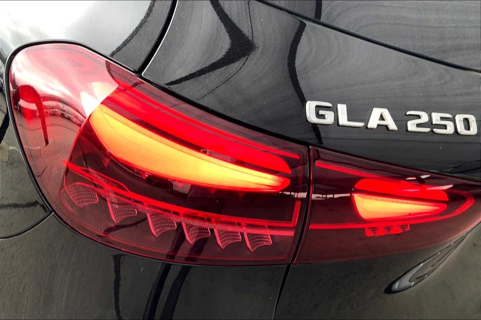 2025 Mercedes Benz GLA 250 photo 6