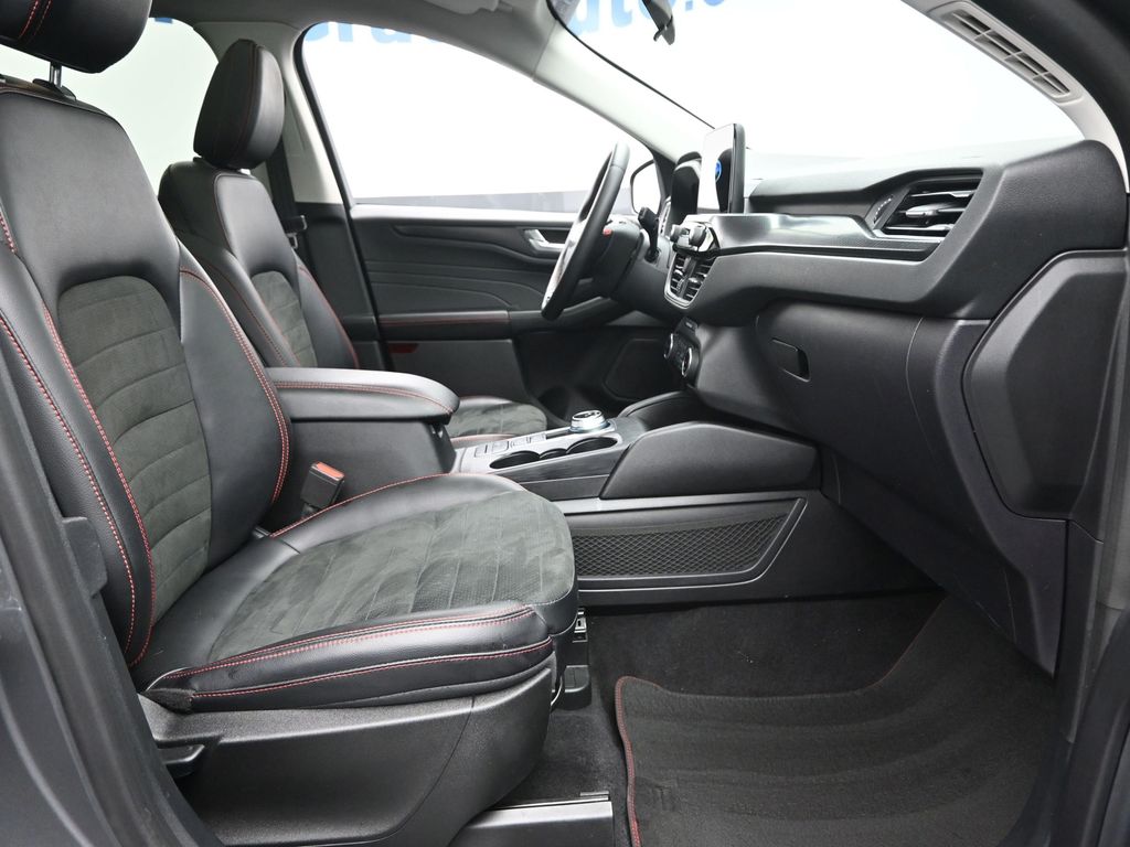 2022 Ford Escape SEL photo 3