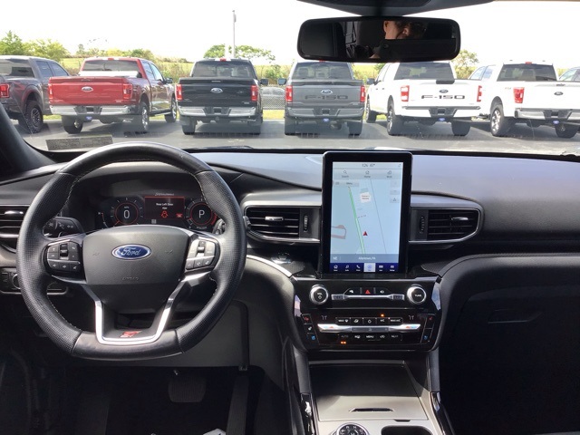 2021 Ford Explorer ST photo 7