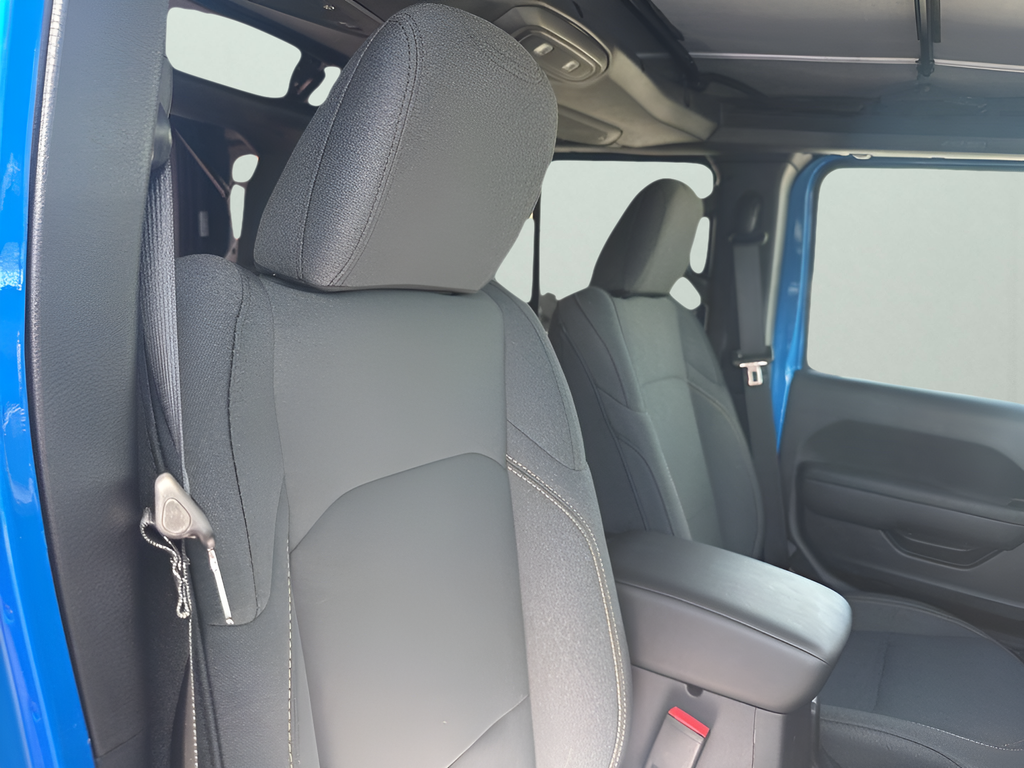 2025 Jeep Wrangler Sport S photo 13