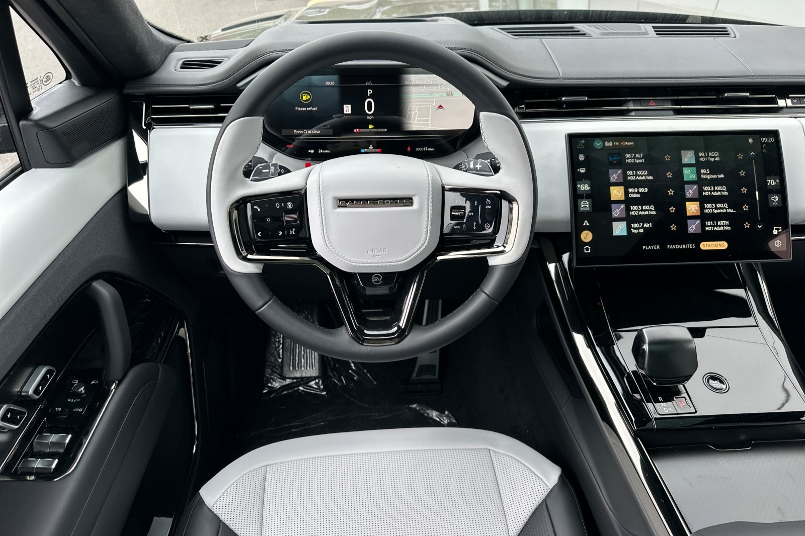 2025 Land Rover Range Rover Sport photo 16