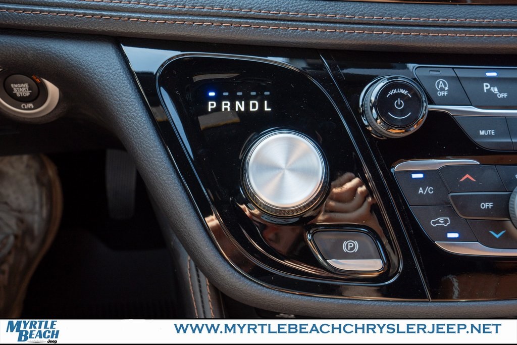 2026 Chrysler Pacifica Pinnacle photo 22