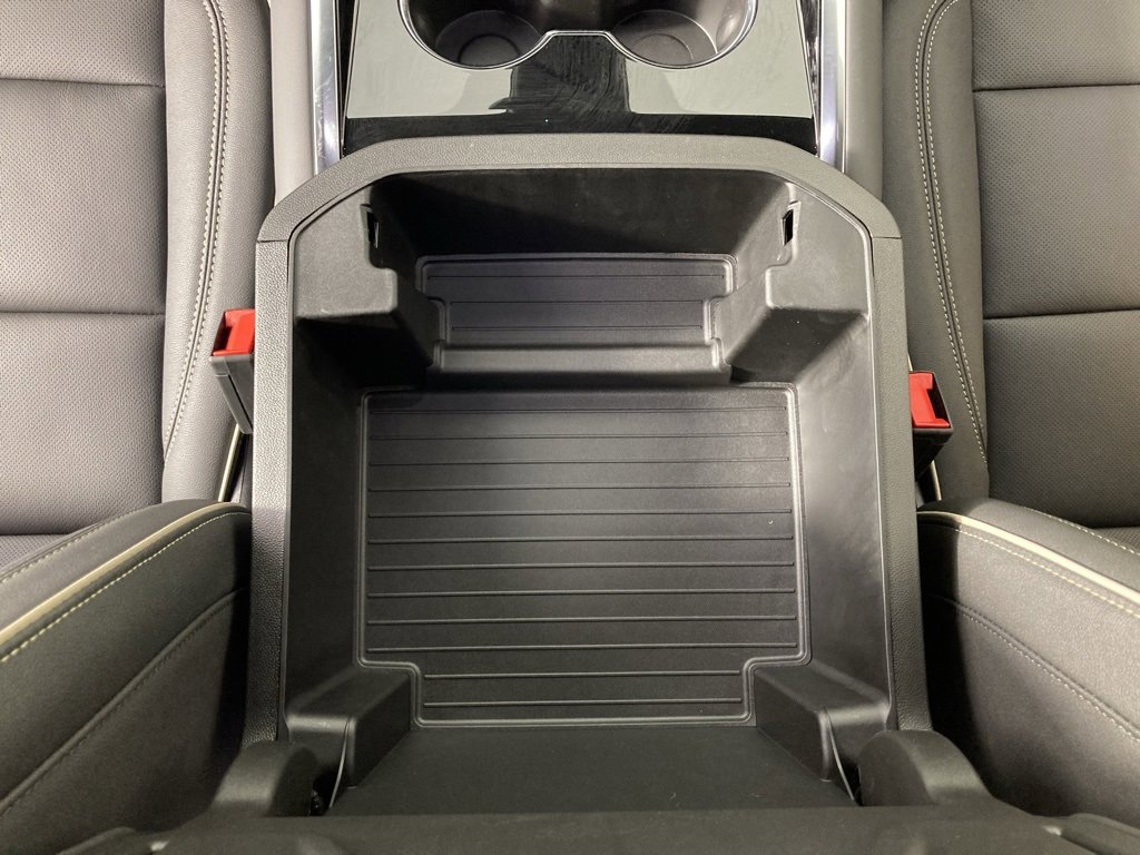 2026 Chevrolet Suburban Premier photo 5