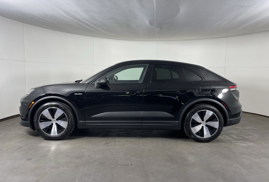 2025 Porsche Macan Electric photo 2