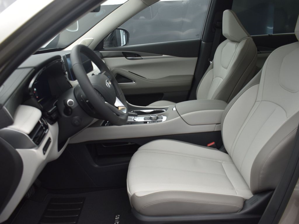 2026 Infiniti QX60 Luxe photo 10