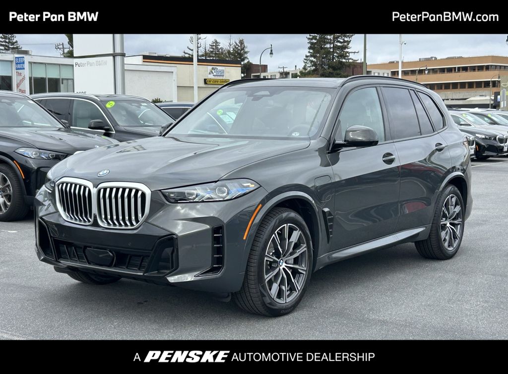 2026 BMW X5 50e's photo