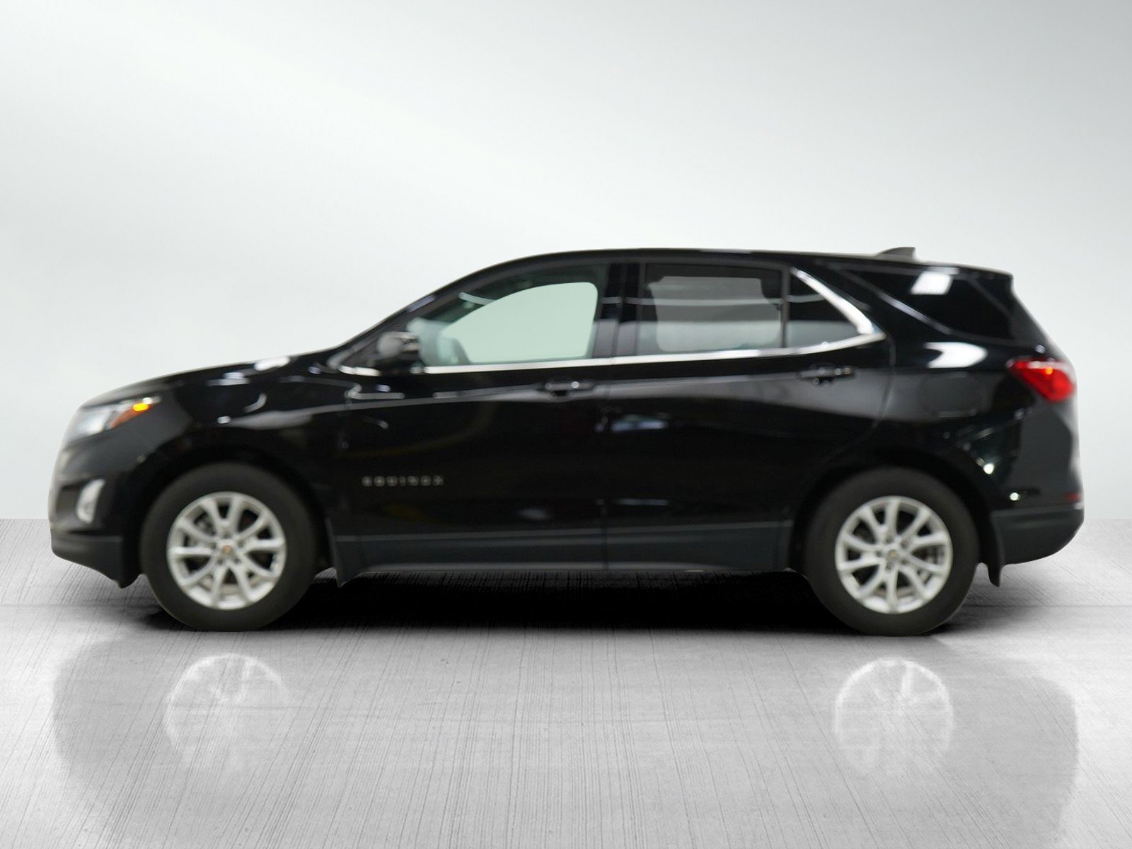 Used 2018 Chevrolet Equinox LT with VIN 2GNAXJEV4J6339709 for sale in Minneapolis, Minnesota