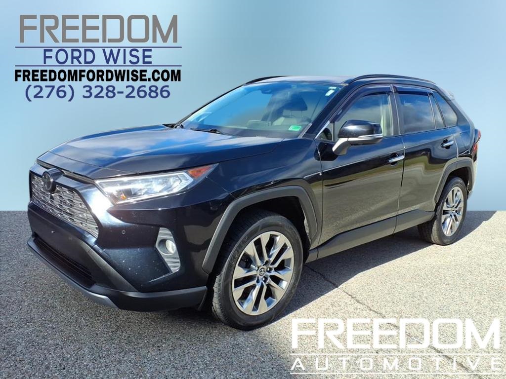 2019 Toyota RAV4 Limited's photo