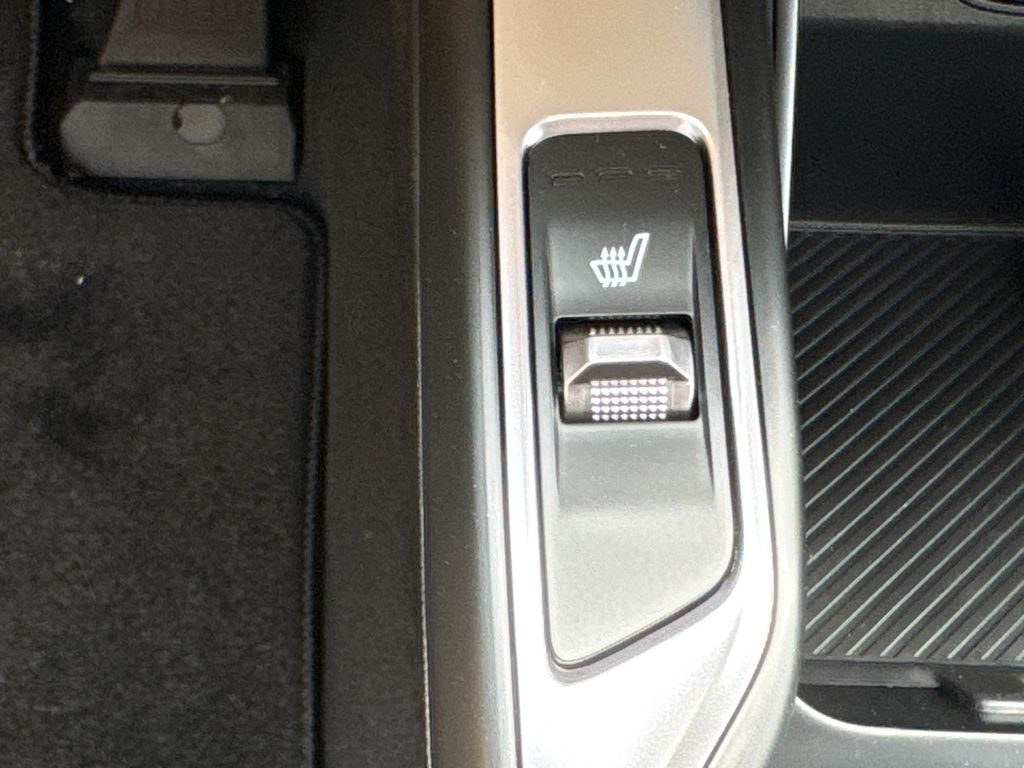 2025 Kia Sorento S photo 28