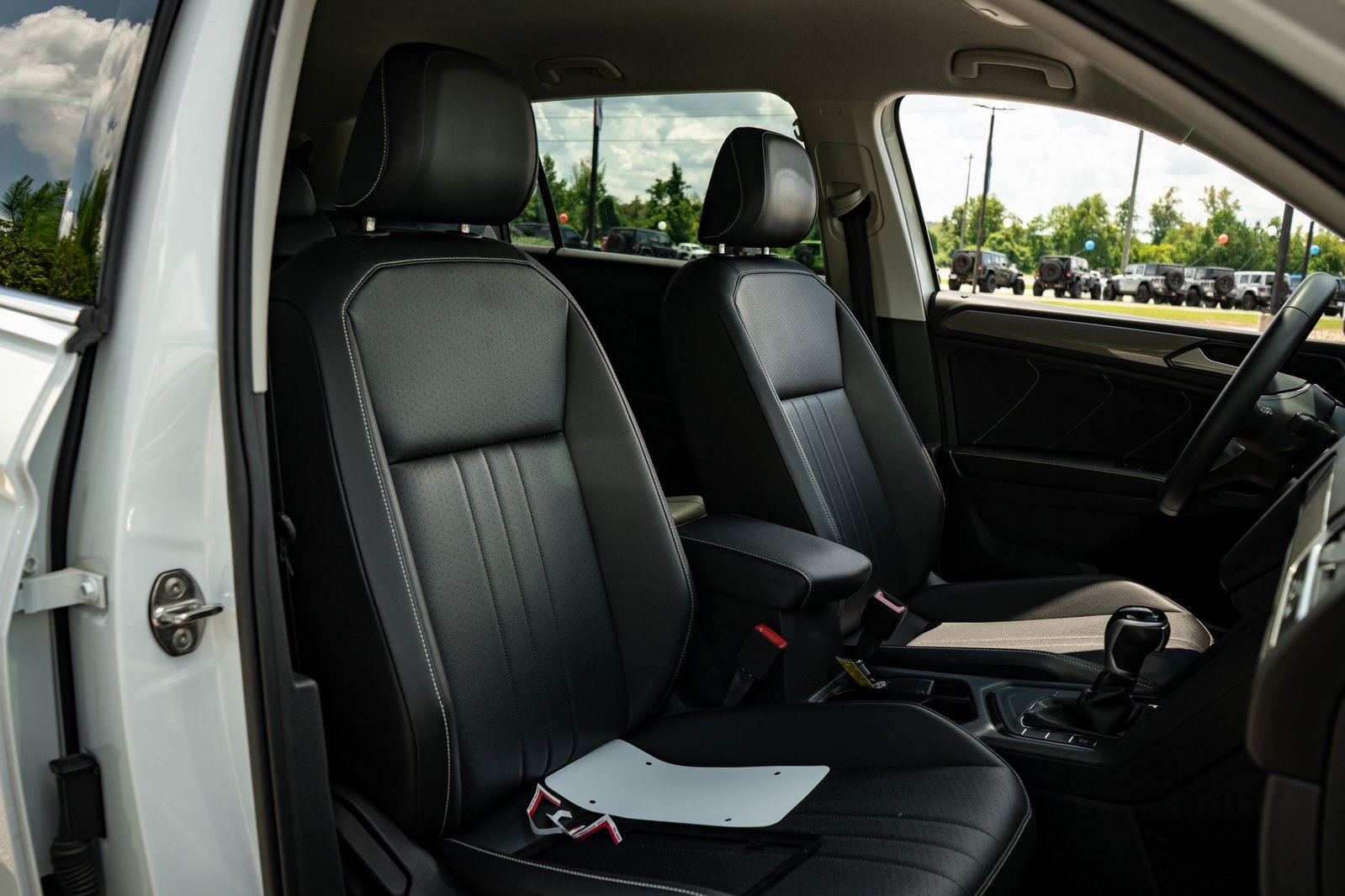 2022 Volkswagen Tiguan SE photo 19