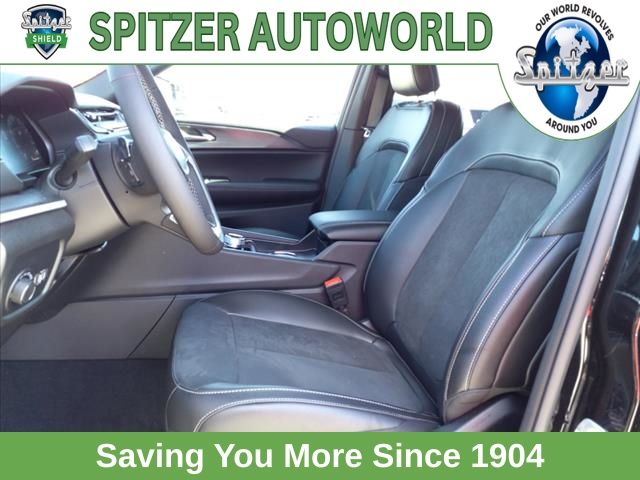 2024 Jeep Grand Cherokee Altitude photo 4