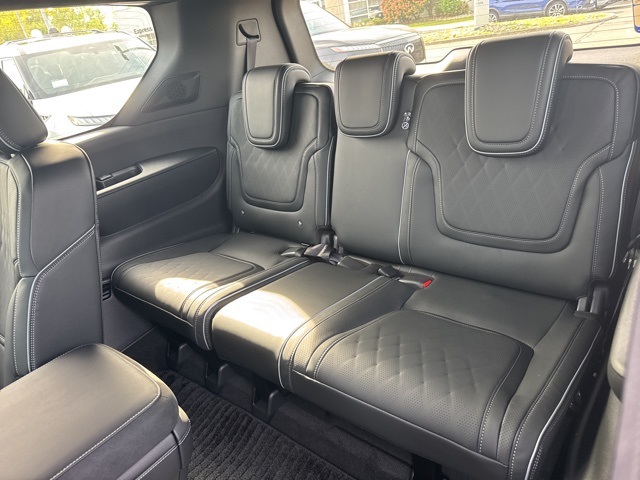 2026 Infiniti QX80 photo 7