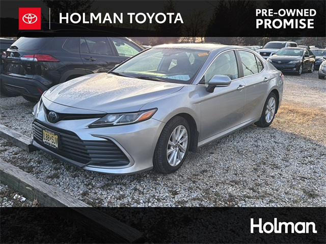 2023 Toyota Camry LE's photo