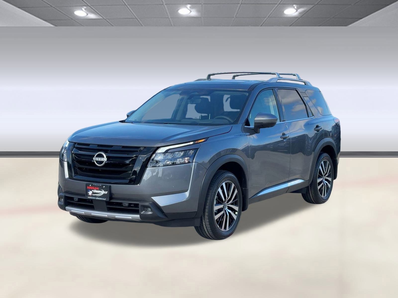 2025 Nissan Pathfinder Platinum's photo