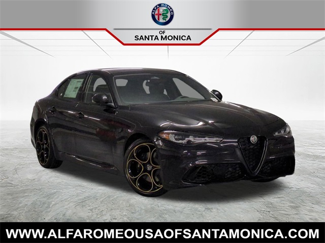 2025 Alfa Romeo Giulia Intensa
