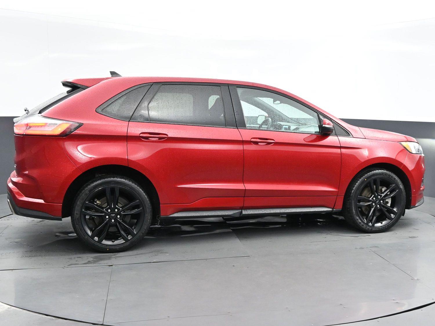2022 Ford Edge ST photo 8