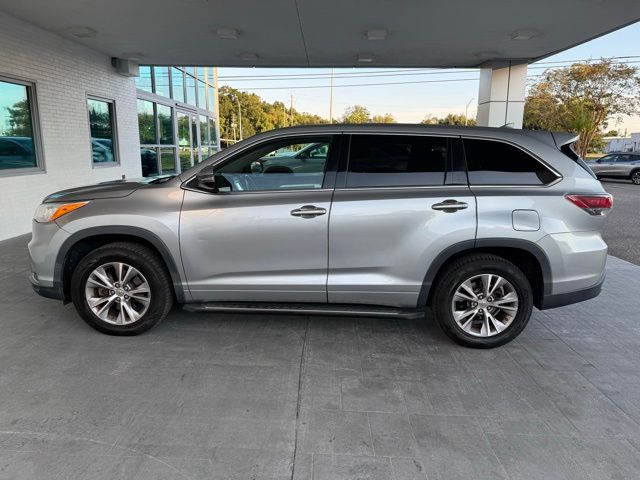 2014 Toyota Highlander LE Plus photo 3