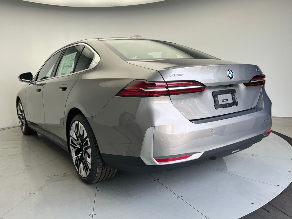 2026 Bmw 530i xDrive Sedan photo 3